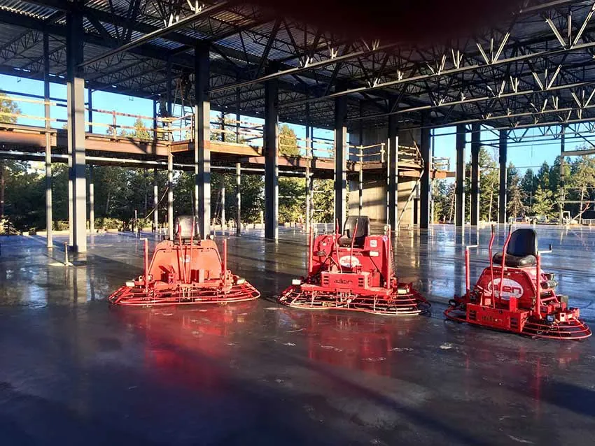 Commercial concrete flatwork and walkway