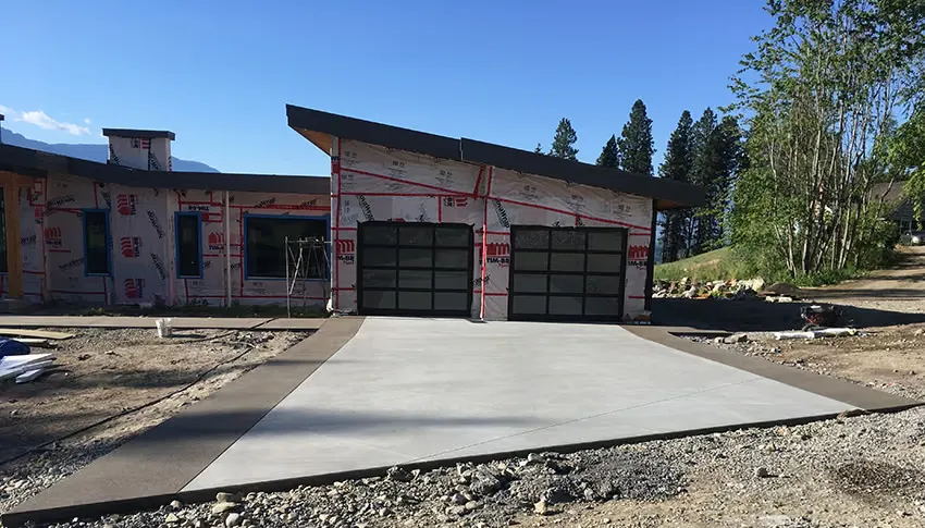 Residential concrete flatwork and driveway