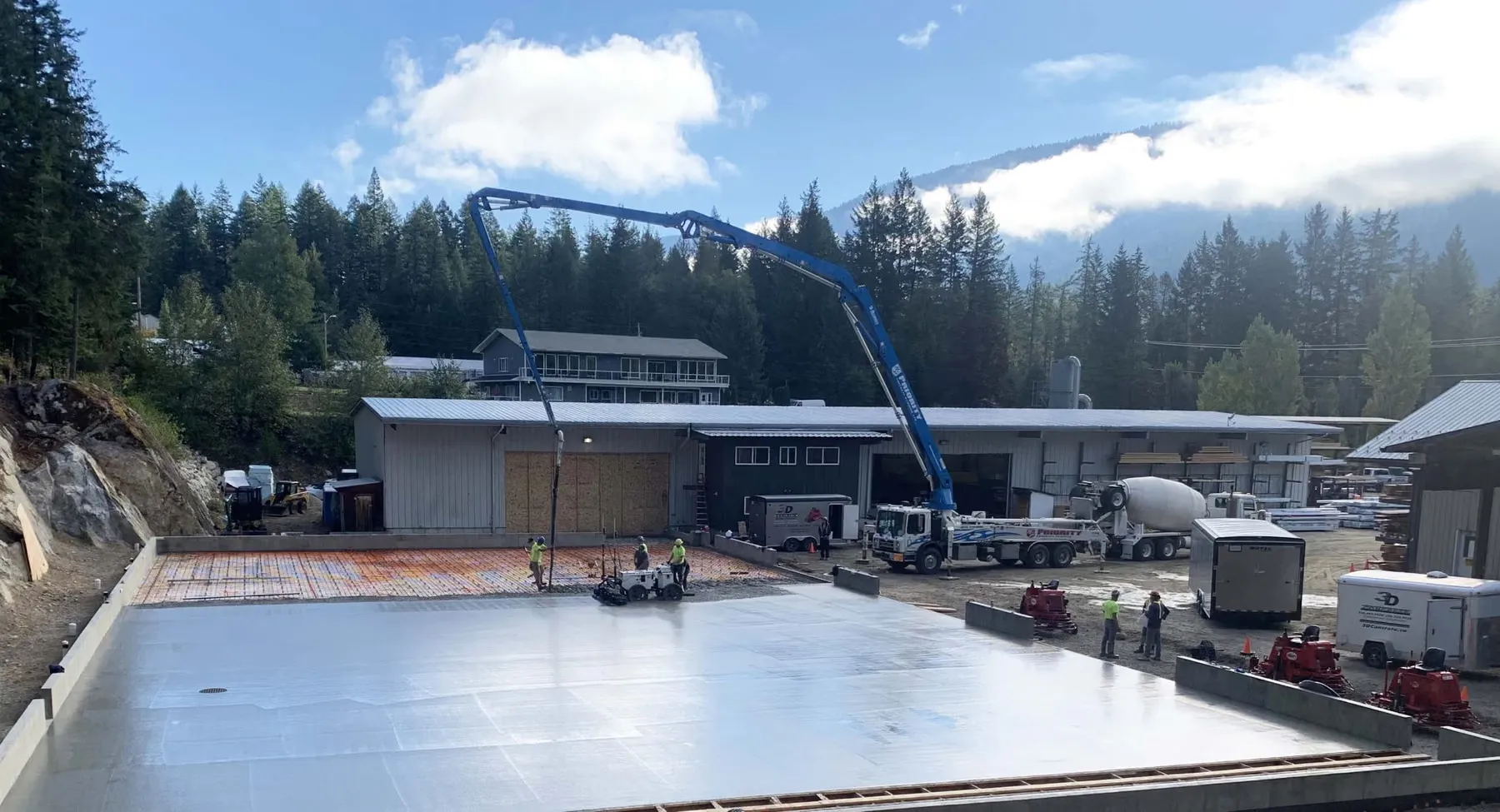 A large power-troweled commercial concrete shop floor finished smooth by 3D Concrete in Creston BC